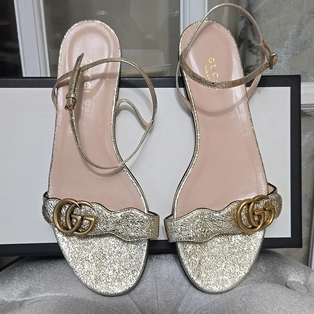 Gucci GG Metallic Gold Marmont Ankle Buckle Sandals Scalloped Flat Heel - Picture 4 of 5